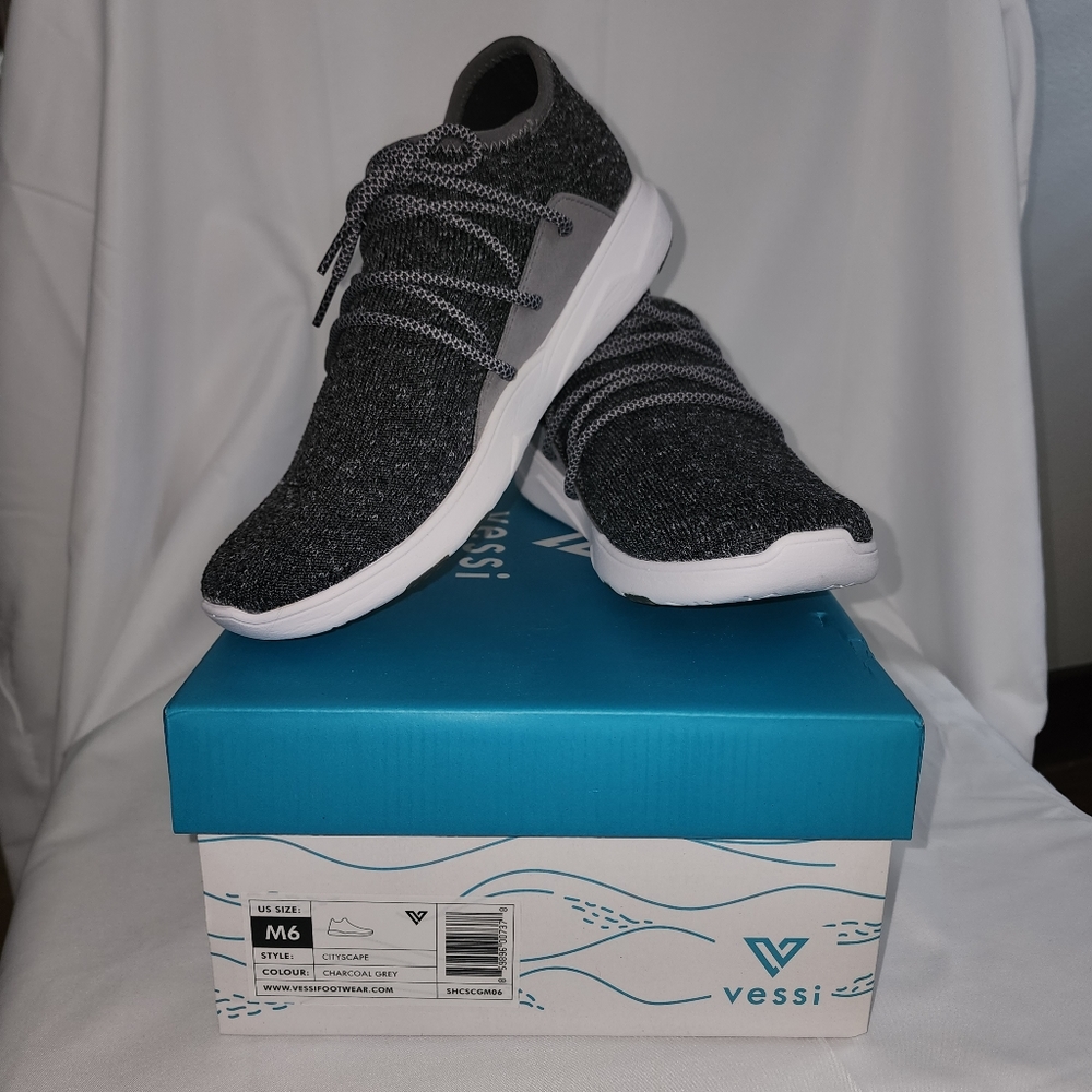Vessi Cityscape Classic Mens size 6